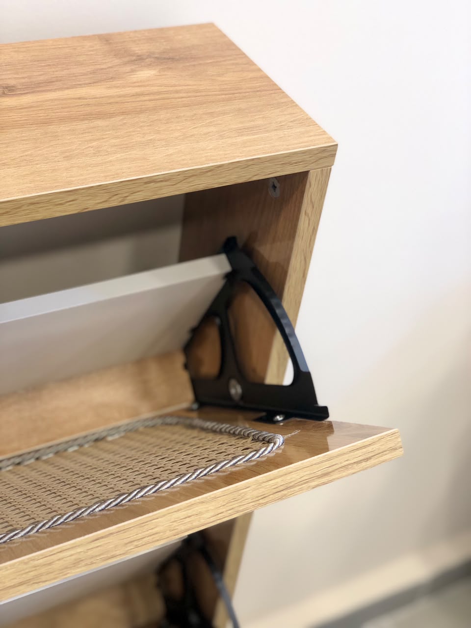 Meuble à Chaussures en Cannage